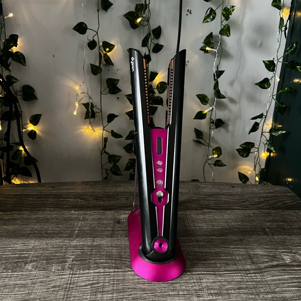 Dyson corrale straightener! Cordless and good for your hair!